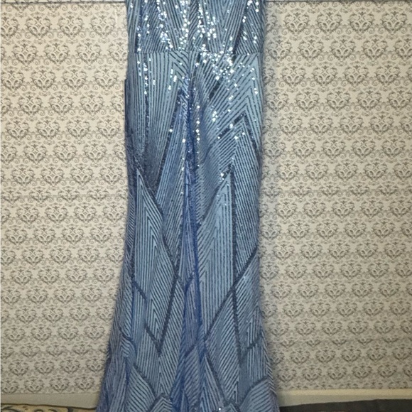 Elegant Blue Sequin Dress - Picture 3 of 4